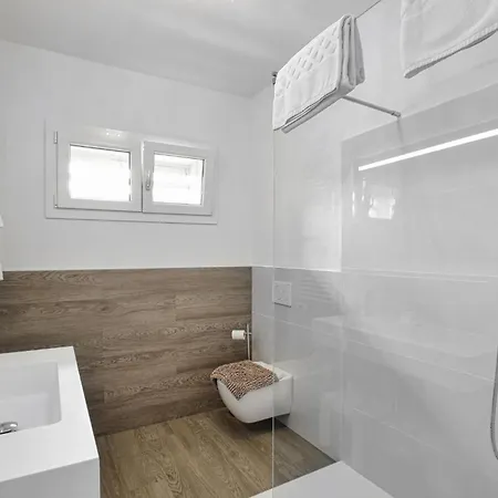 Holiday home Stunning In With Kitchenette