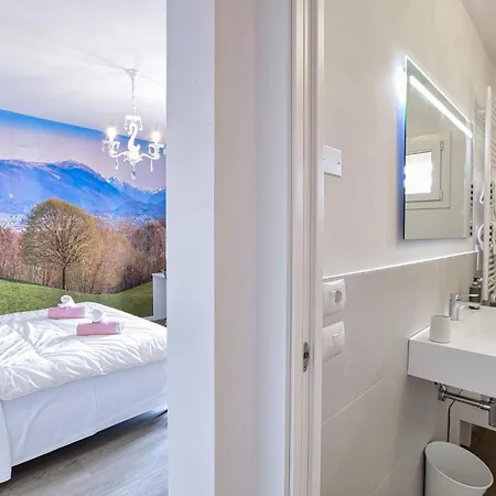 Stunning In With Kitchenette Holiday home