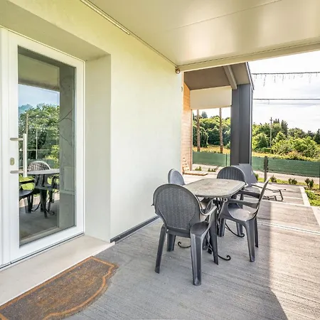 Stunning In With Kitchenette Montebelluna